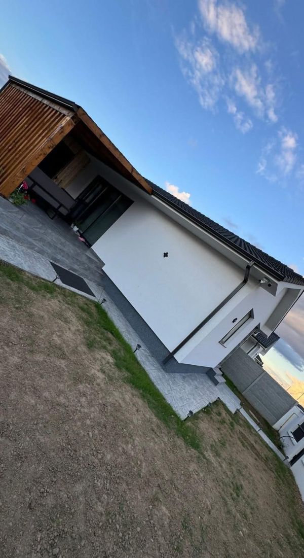 Casă modernă construită la cheie de ARCAD CONSTRUCT